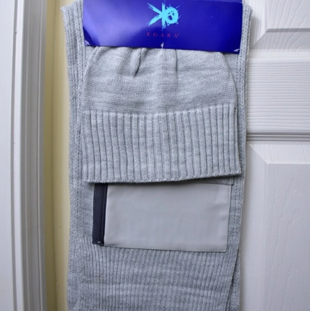 Egara Gray Scarf and‎ Hat